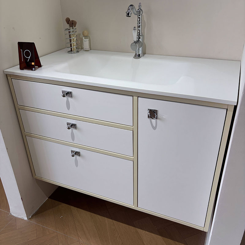 Lemari Kabinet Kamar Mandi Mew - Luxury Skincare Display ulasan dan harga